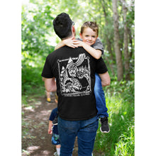 Lade das Bild in den Galerie-Viewer, THTC Backprint Hanf T-Shirt Back 2 The Real schwarz