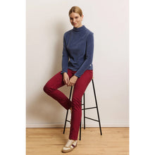 Lade das Bild in den Galerie-Viewer, Tranquillo Nicki Cord Sweatshirt ‚Selinaa‘ crown blue