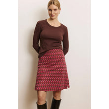 Lade das Bild in den Galerie-Viewer, Tranquillo Jacquard Rock ‚Sabinee‘ raspberry leaves