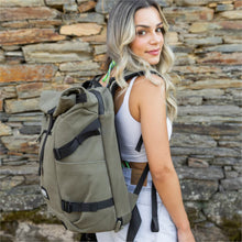 Lade das Bild in den Galerie-Viewer, 8000Kicks Nomad Hanf Rucksack grün