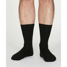 Lade das Bild in den Galerie-Viewer, Thought Herren Hanf Socken schwarz