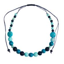 Lade das Bild in den Galerie-Viewer, La Tagua Manufactura Tagua Kette Bambo türkis