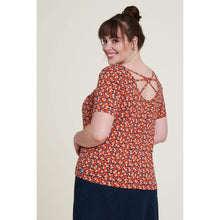 Lade das Bild in den Galerie-Viewer, Tranquillo Shirt mit Rückendetails songbird