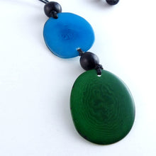 Lade das Bild in den Galerie-Viewer, Green Age Tagua Kette Kira türkis