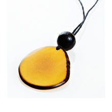Lade das Bild in den Galerie-Viewer, Green Age Tagua Kette Laura gelb