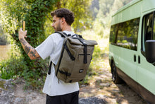 Lade das Bild in den Galerie-Viewer, 8000Kicks Nomad Hanf Rucksack grün
