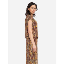 Lade das Bild in den Galerie-Viewer, Ato Berlin EcoVero Shirt 'Leo'  yellow/brown
