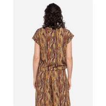Lade das Bild in den Galerie-Viewer, Ato Berlin EcoVero Shirt 'Leo'  yellow/brown

