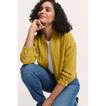 Lade das Bild in den Galerie-Viewer, Tranquillo Jacke ‚Rumii‘ avocado green
