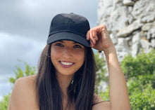 Lade das Bild in den Galerie-Viewer, 8000Kicks Hanf Basecap schwarz
